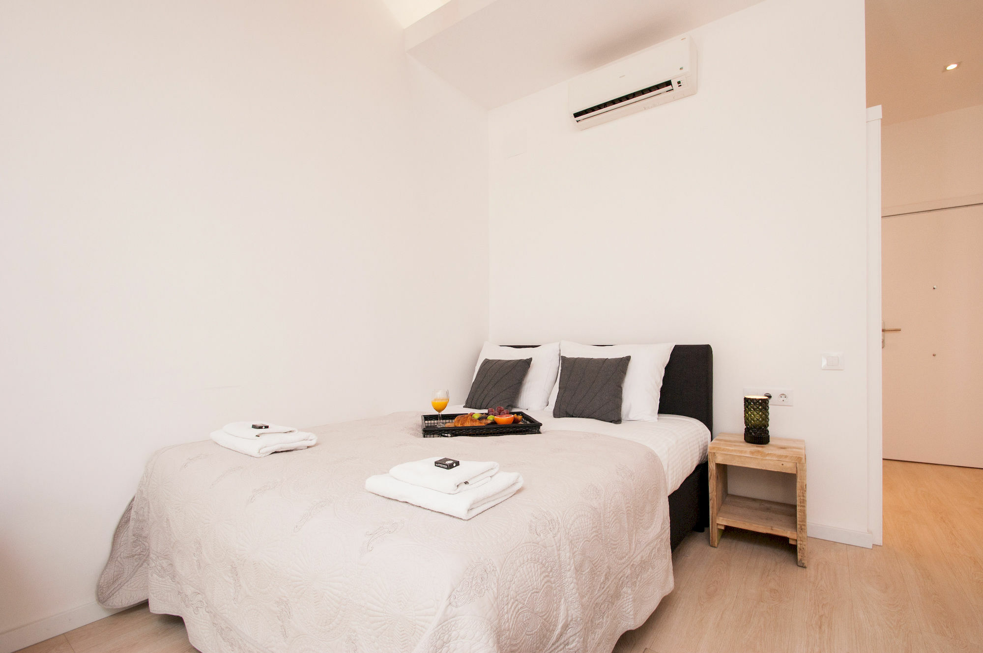 Short Stay Group Gracia Serviced Apartments Barcelona Ngoại thất bức ảnh