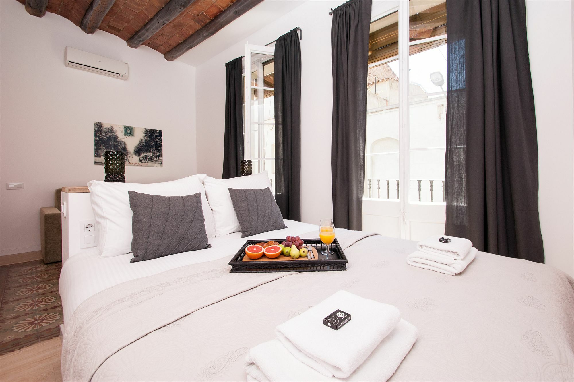 Short Stay Group Gracia Serviced Apartments Barcelona Ngoại thất bức ảnh