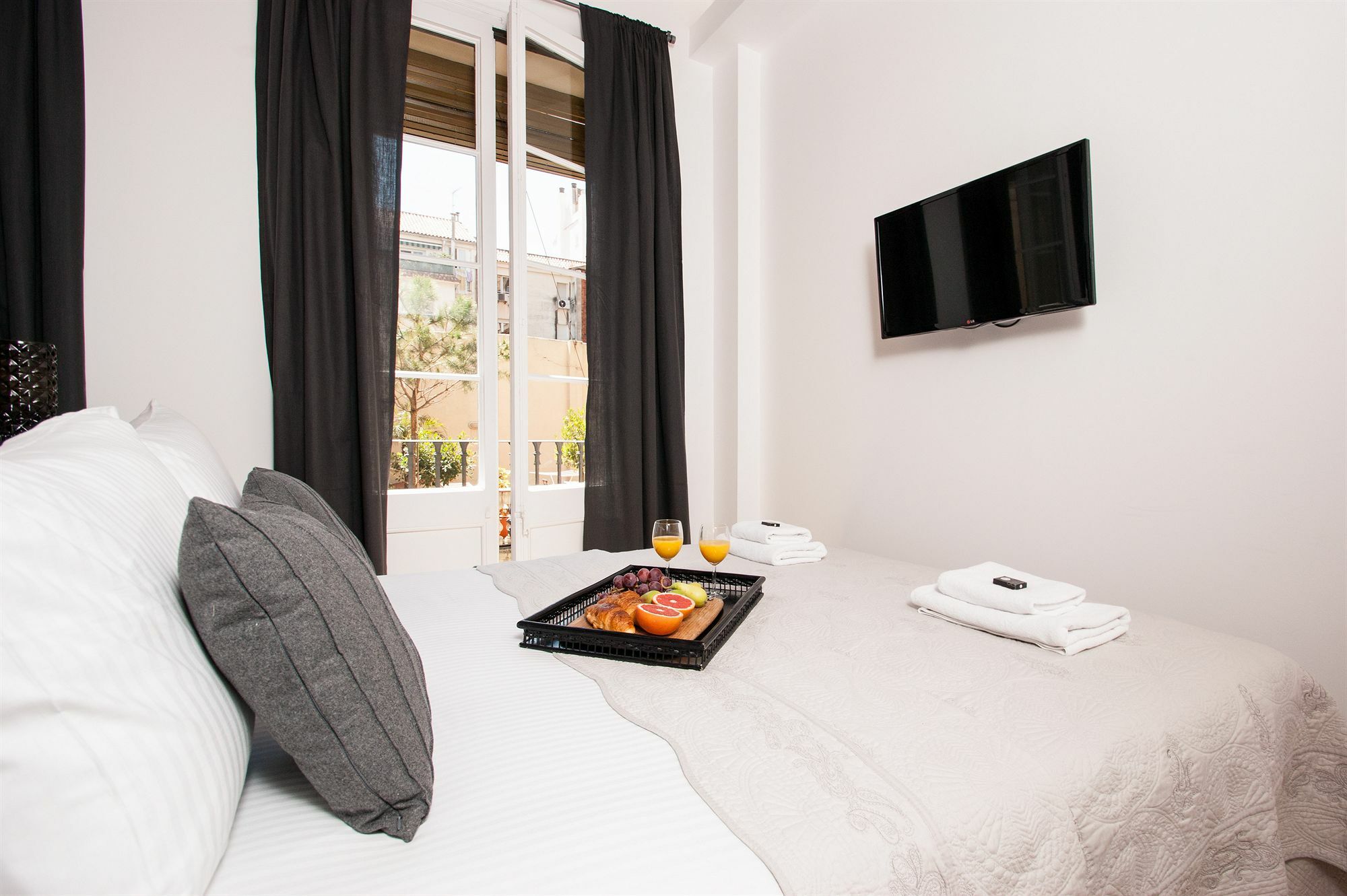 Short Stay Group Gracia Serviced Apartments Barcelona Ngoại thất bức ảnh